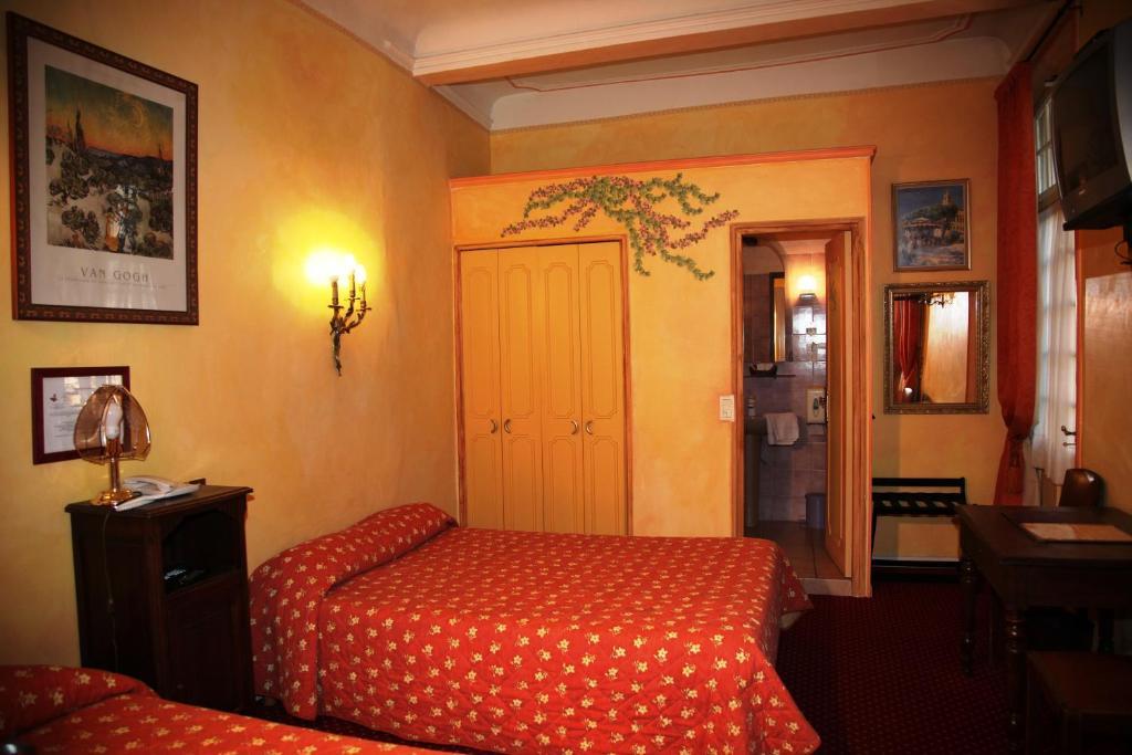 Hotel Du Fiacre Carpentras Δωμάτιο φωτογραφία