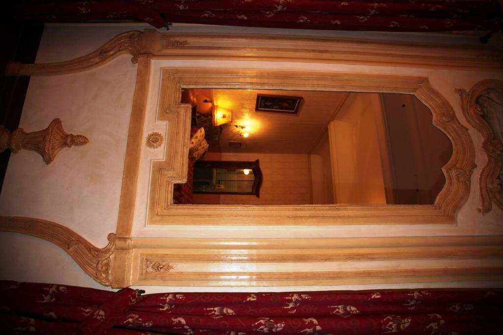 Hotel Du Fiacre Carpentras Δωμάτιο φωτογραφία