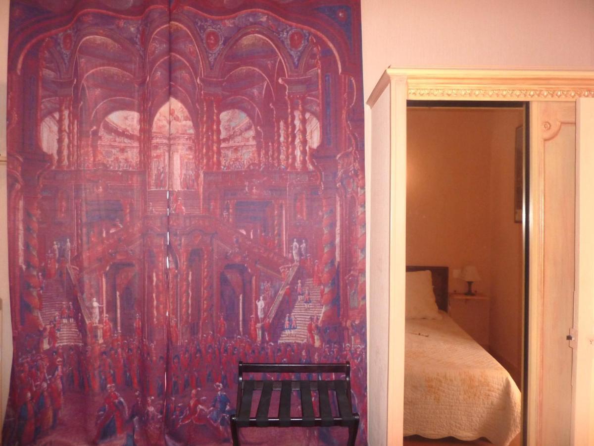 Hotel Du Fiacre Carpentras Δωμάτιο φωτογραφία