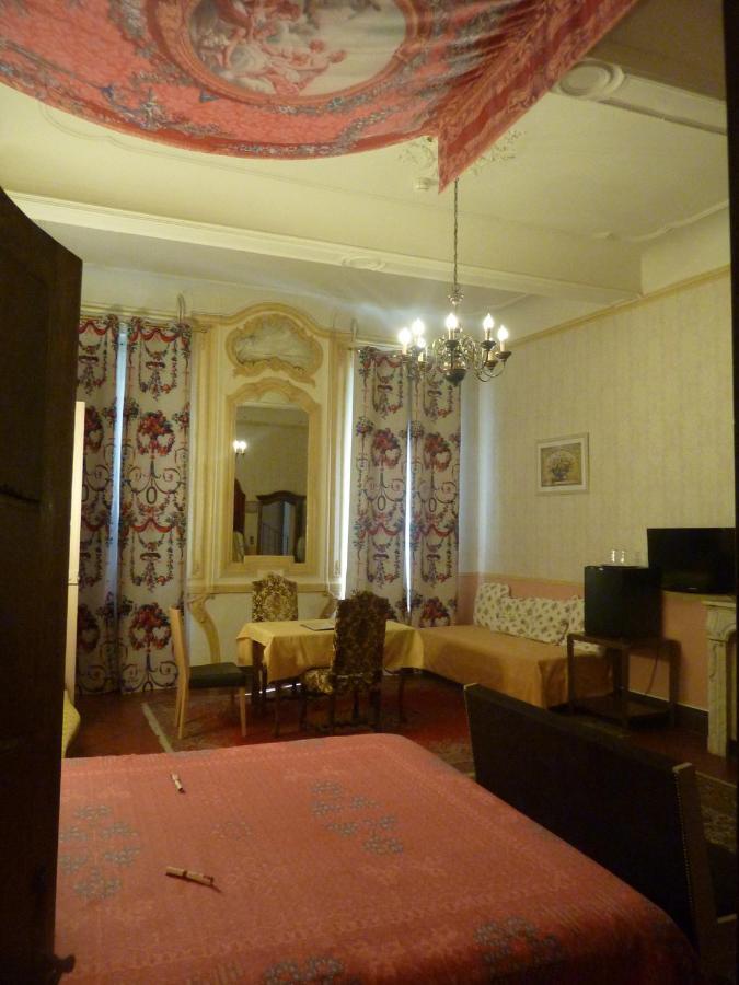Hotel Du Fiacre Carpentras Δωμάτιο φωτογραφία